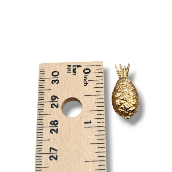 Gold Tone Pineapple Vintage Hat Lapel Pin Tie Tack - Picture 2 of 4